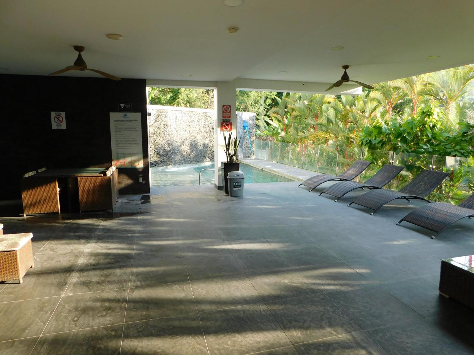 Sunset 205, Sleeps Six, Next Door To The Pool, 100M To The Beach! 哈科 外观 照片