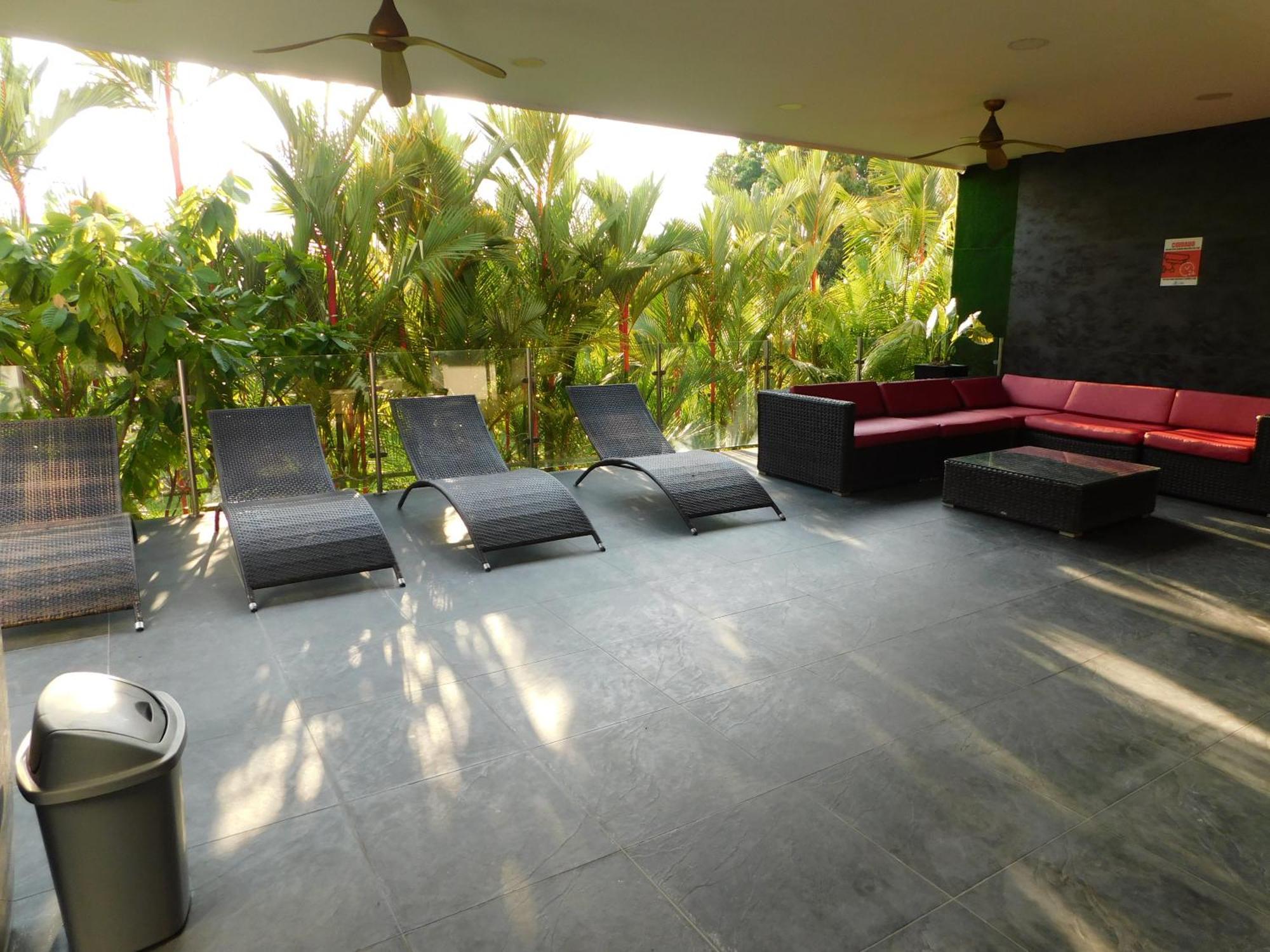 Sunset 205, Sleeps Six, Next Door To The Pool, 100M To The Beach! 哈科 外观 照片